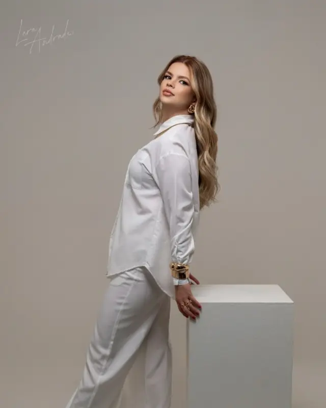 Dra. Lara Andrade
